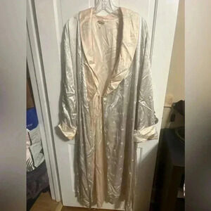 Cocoon By Randy Kristoffersen 100% Silk White Floral Robe